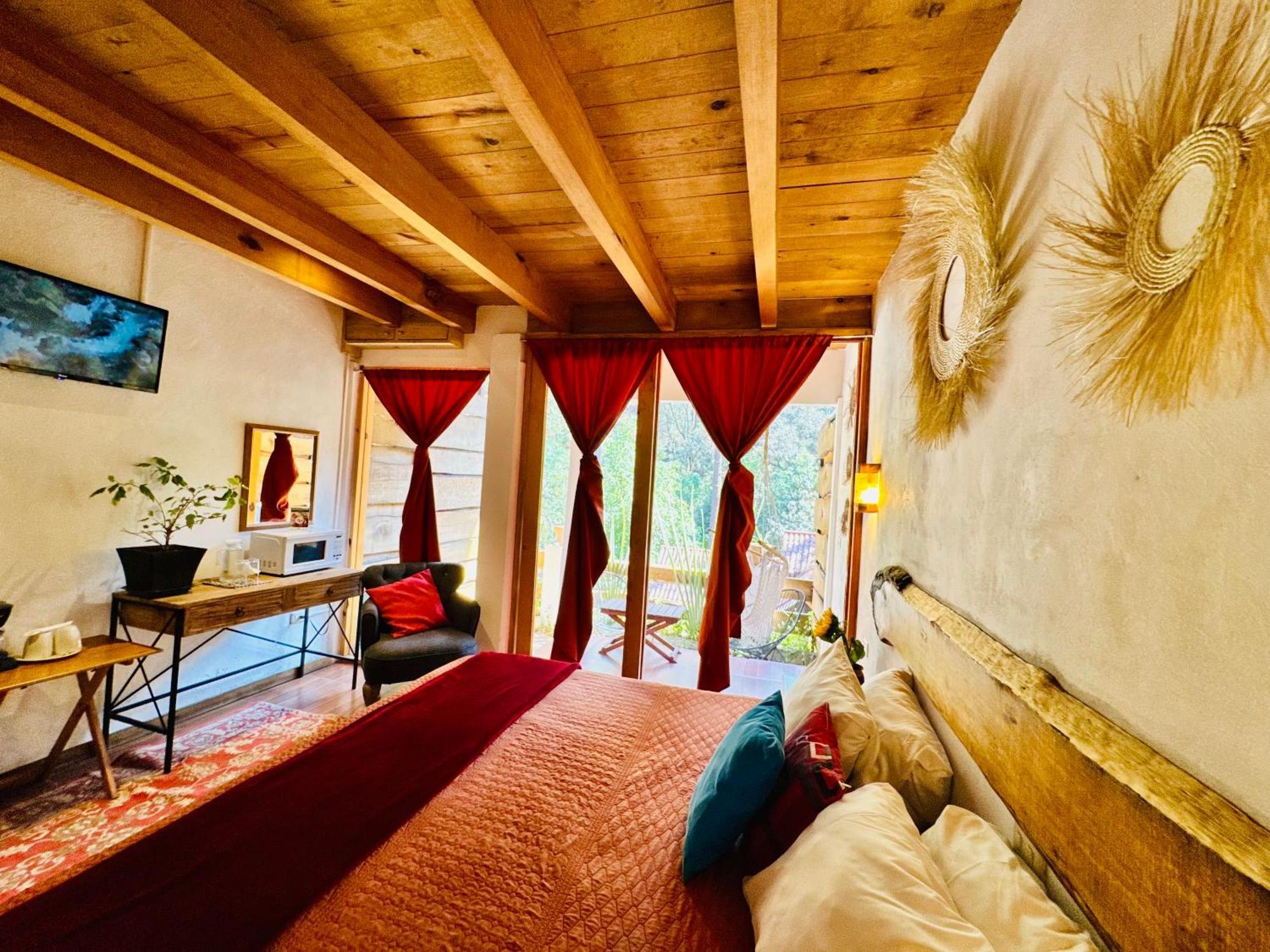 Encino House Boutique Hotel