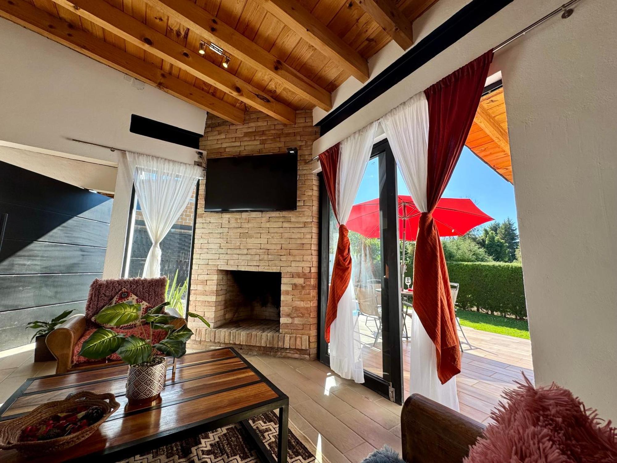 Encino House Boutique Hotel