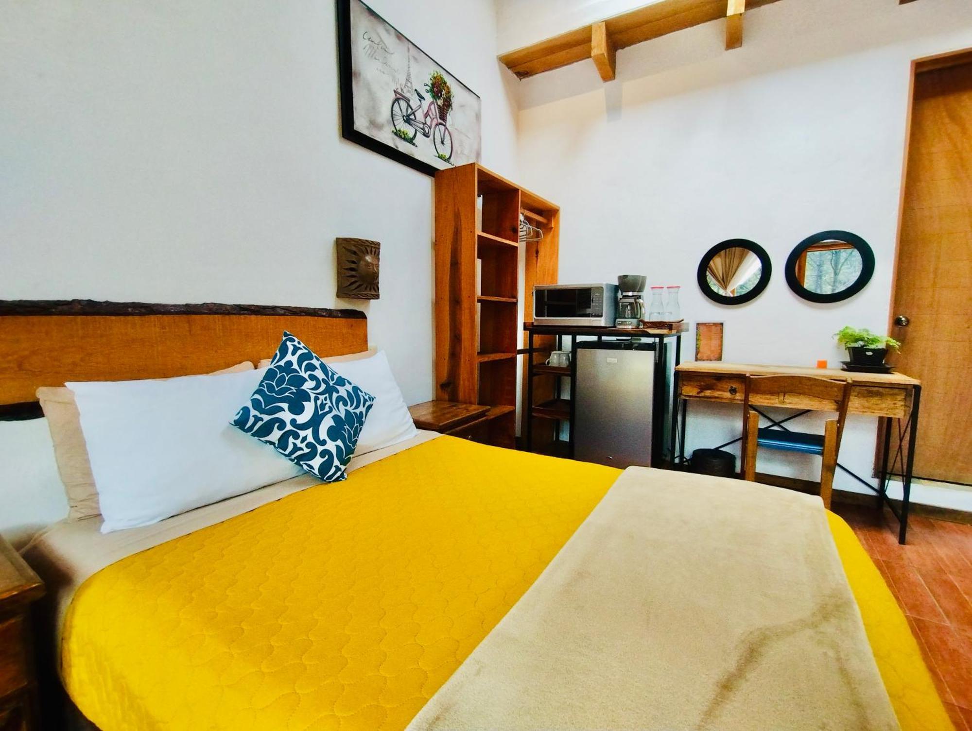 Encino House Boutique Hotel *