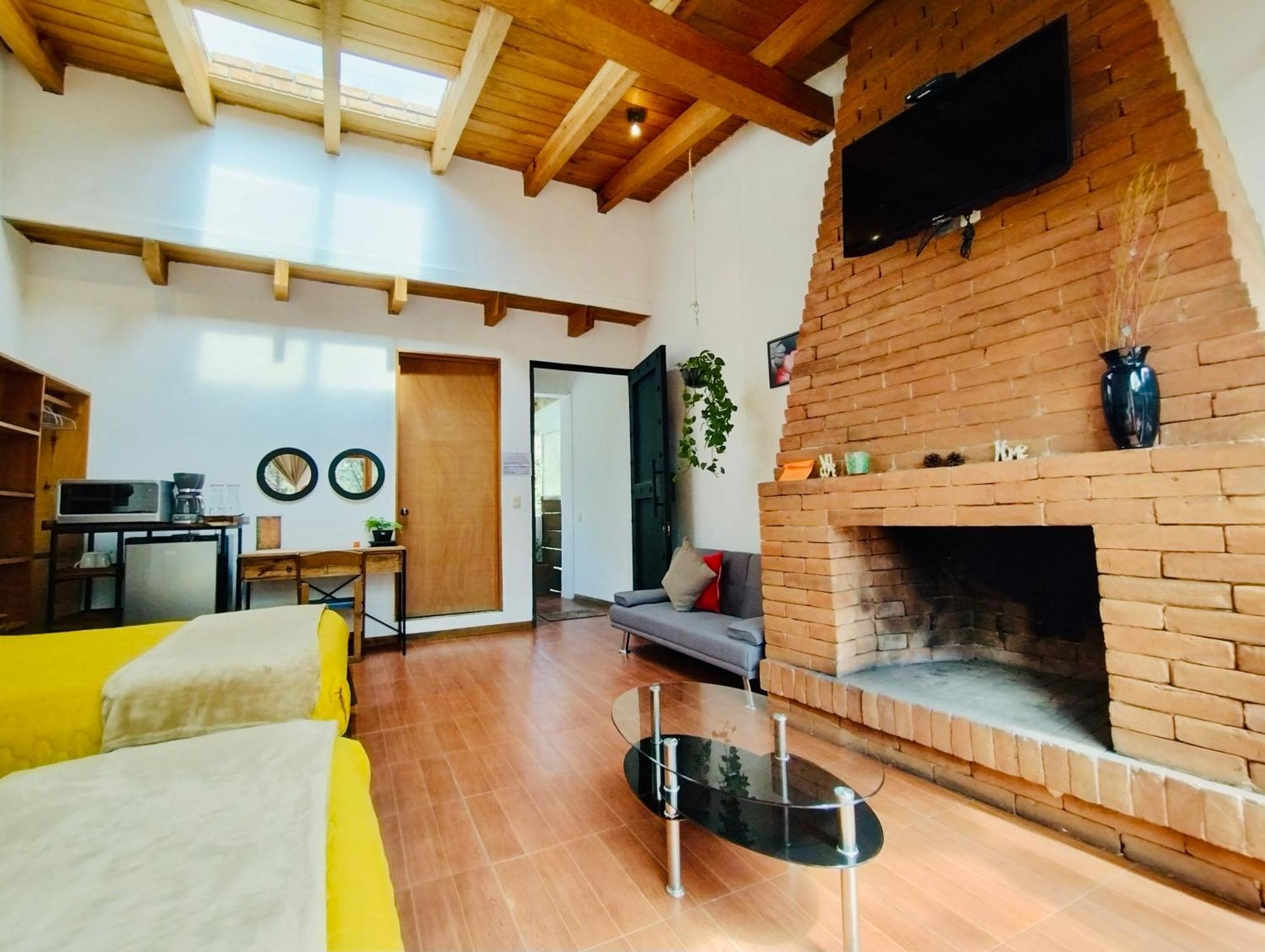 Encino House Boutique Hotel *
