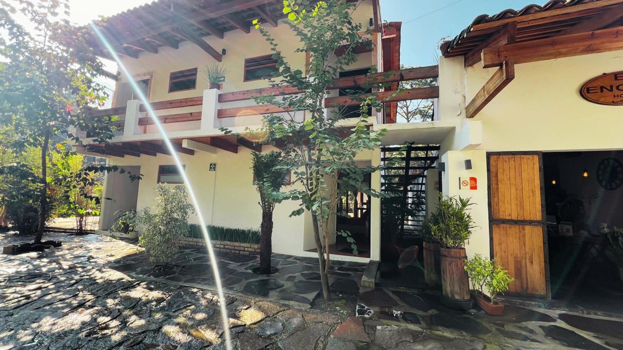 Encino House Boutique Hotel