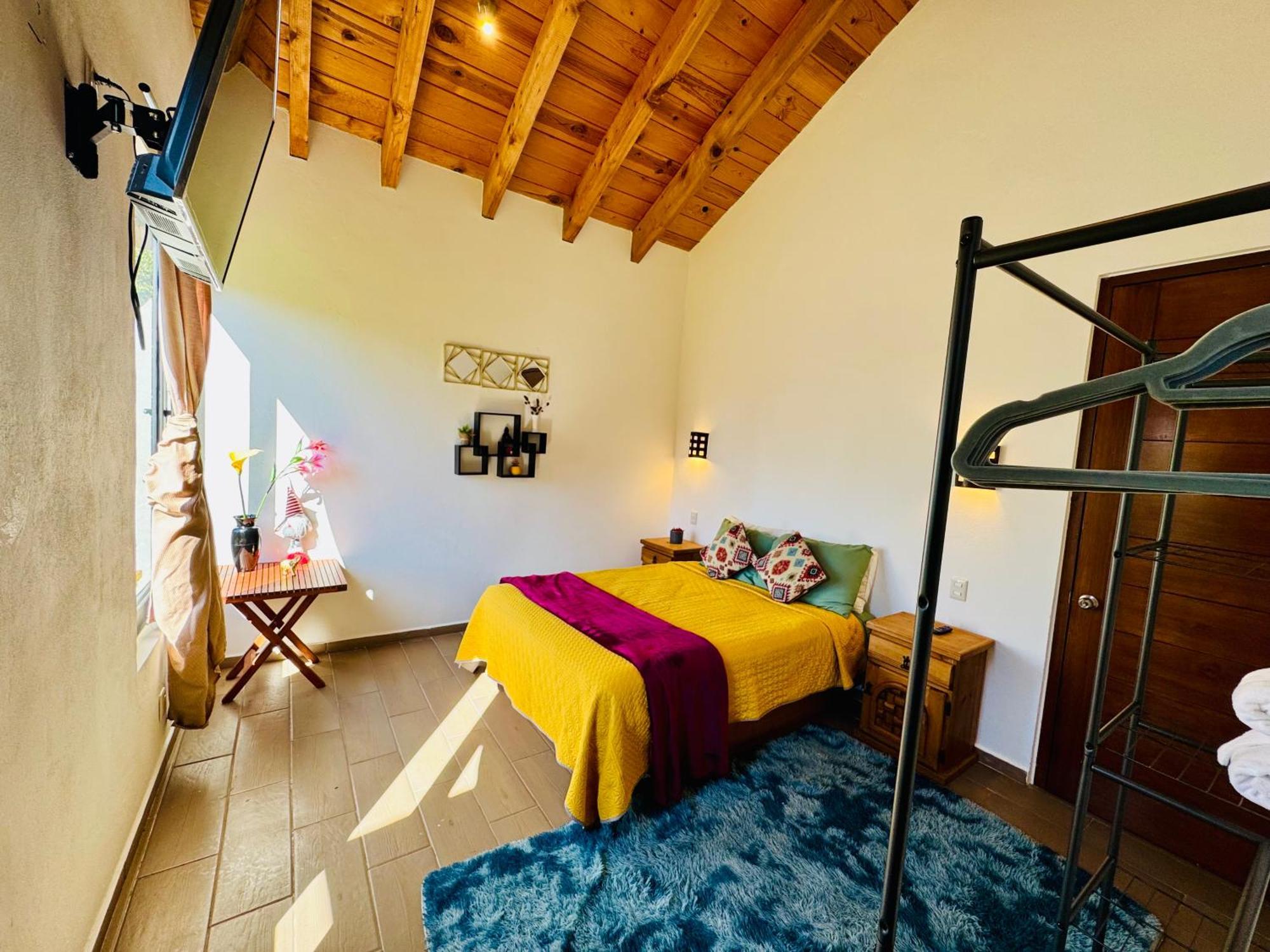 Encino House Boutique Hotel