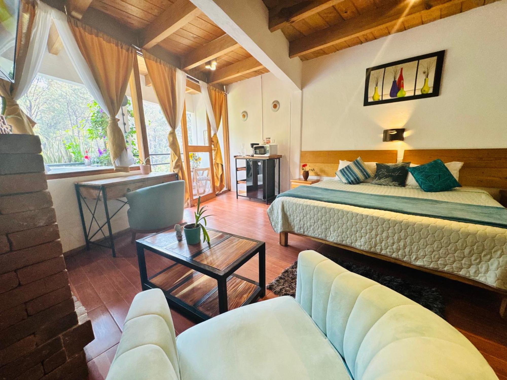Encino House Boutique Hotel